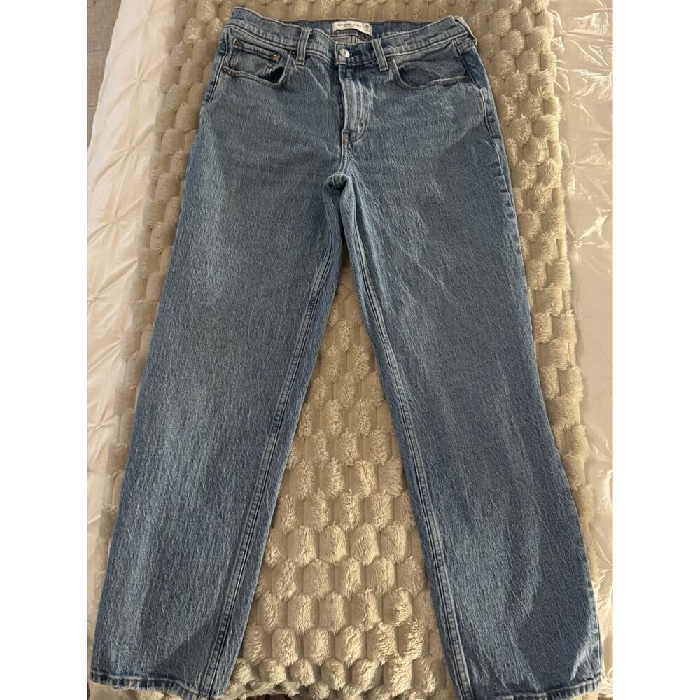 Abercrombie & Fitch โ90s Straight Ultra High Rise Jeans Light Wash Size 29
